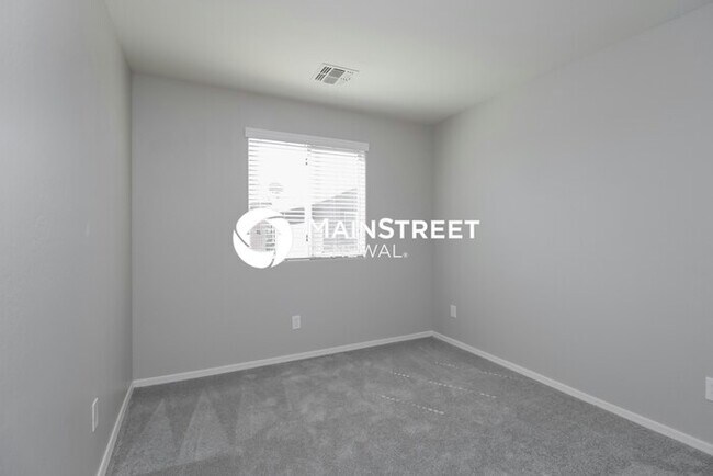 Building Photo - 3 Bedroom Pet-Friendly Home in Phoenix, AZ with Main Street Renewal