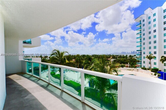Building Photo - 7900 Harbor Island Dr