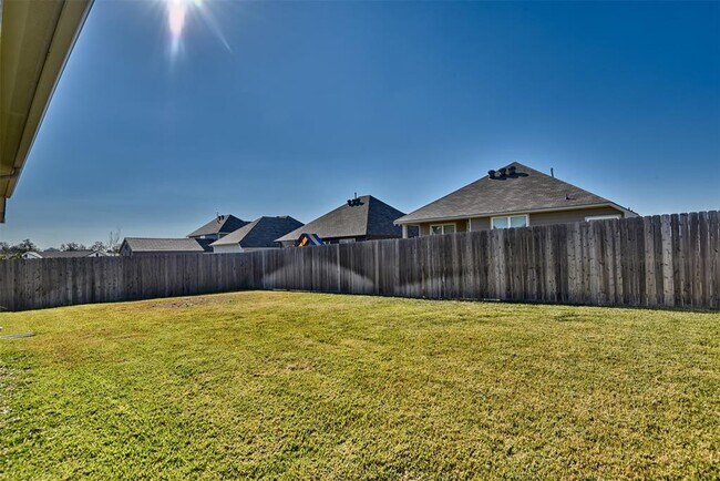 Building Photo - 1012 Trellis Pass