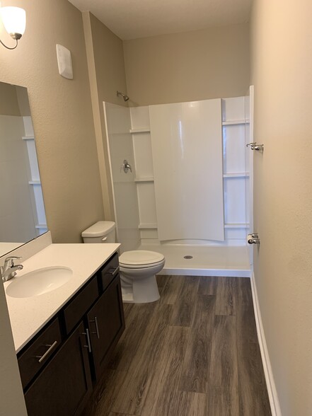 Master Bedroom Bath - 4966 Key Lime Dr