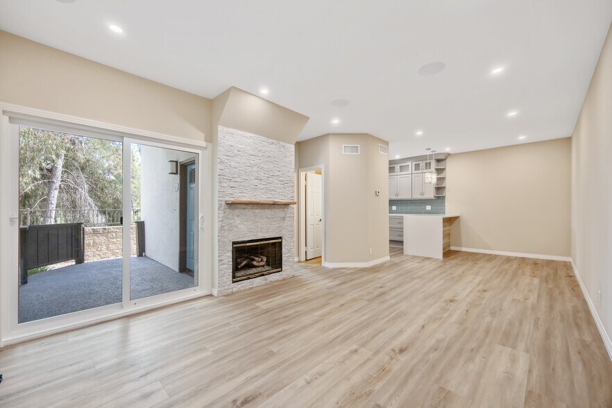 Building Photo - 5530 Spanish Oak Ln