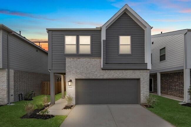 Building Photo - 17207 Walden Lk Ln