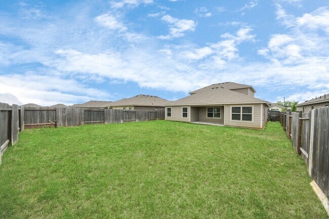 Building Photo - 20715 Southern Wds Blvd