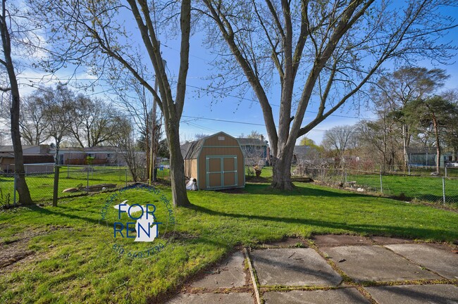 Building Photo - 5093 Spinning Wheel Dr