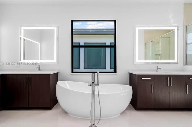 Building Photo - 9362 Tulip Leaf Ct