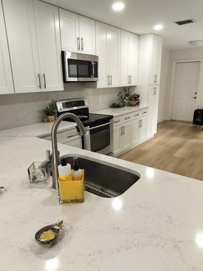 Building Photo - 551 Prestwick Cir