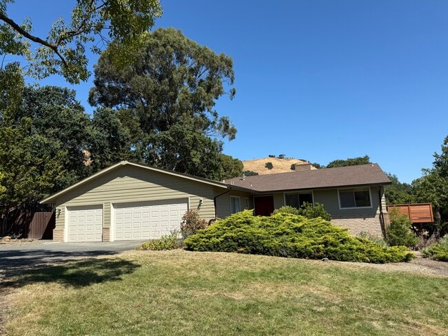 Primary Photo - 1606 Rancho View Rd