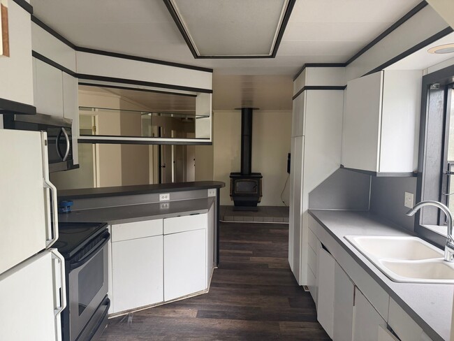 Building Photo - Great single Level home!