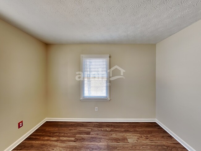 Building Photo - 175 Garrison Crossing