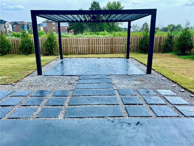 Building Photo - 2014 W Chandler Ave