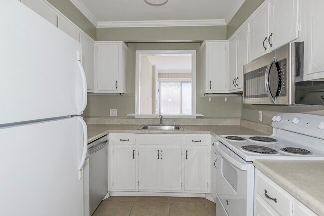 Kitchen - 3000 Hillsboro Pike