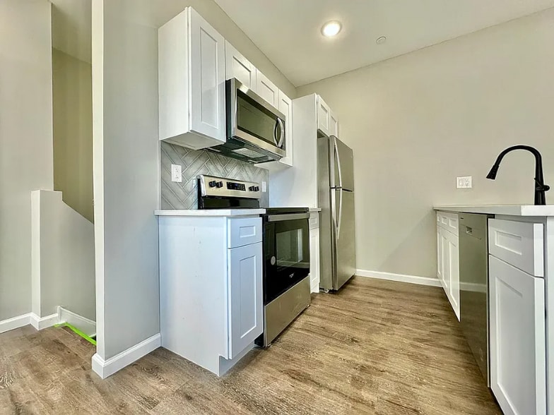 Building Photo - 1230 N Marshall St