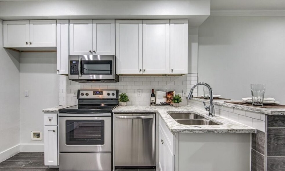 Building Photo - 75 LIBERTY Ave