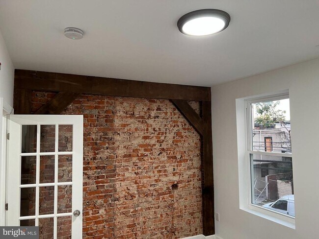 Building Photo - 2814 Master St