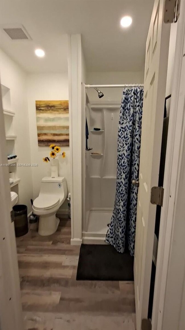 Building Photo - 126 NW 8th Ave