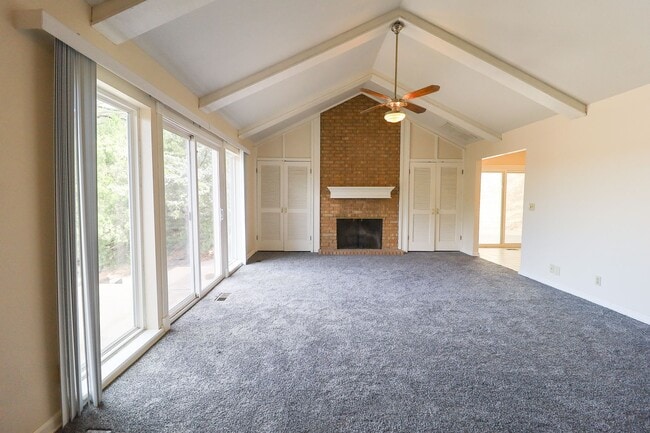 Building Photo - Updated Move In Ready 3-Bedroom Home, Grea...