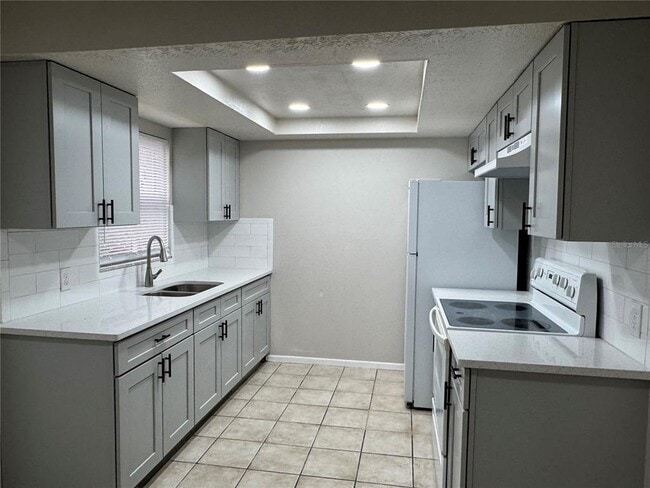 Building Photo - 5644 Silver Spur Dr
