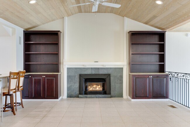 Building Photo - 9168 Eastside Rd