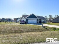 Building Photo - 200 Willow Pond Dr