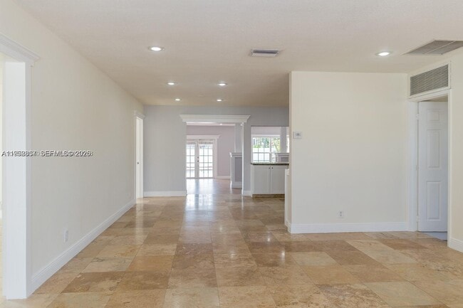 Building Photo - 5520 Hayes St