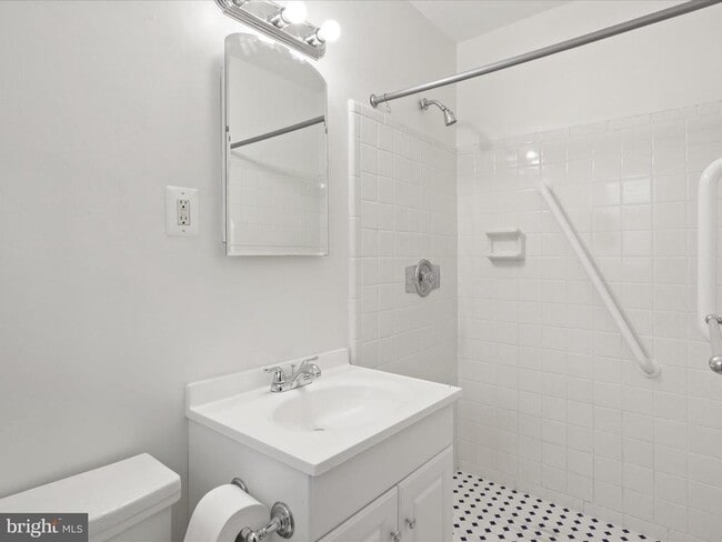 Building Photo - 1919 Kenbar Ct