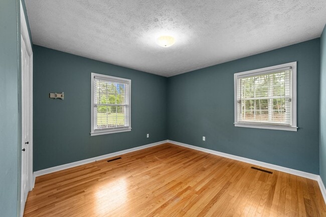 Building Photo - 204 McNeil Rd