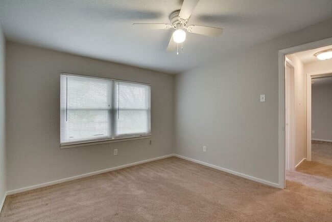 Building Photo - No Application Fees* $500 off 1st month re...