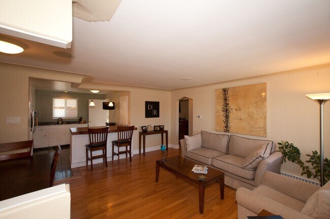 Building Photo - 2Bed/2Bath Home in Sloan's Lake