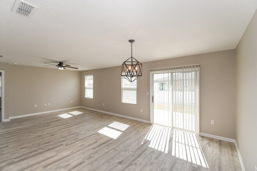 Building Photo - 2283 Pebble Point Dr