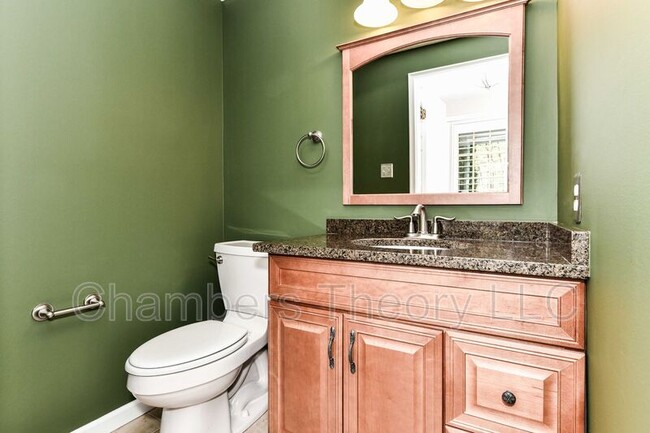 Building Photo - 1549 Twisted Oak Dr