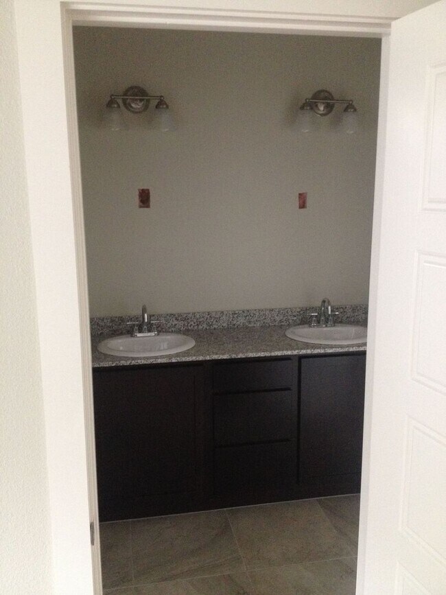 Building Photo - Wildwood 2