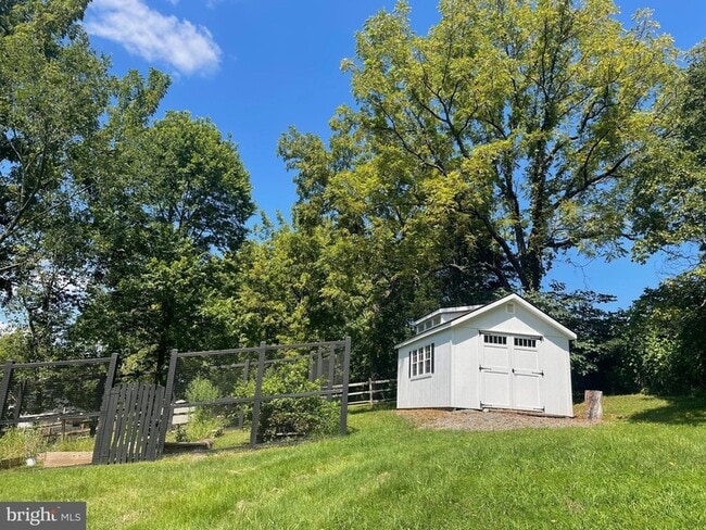 Building Photo - 38103 Homestead Farm Ln