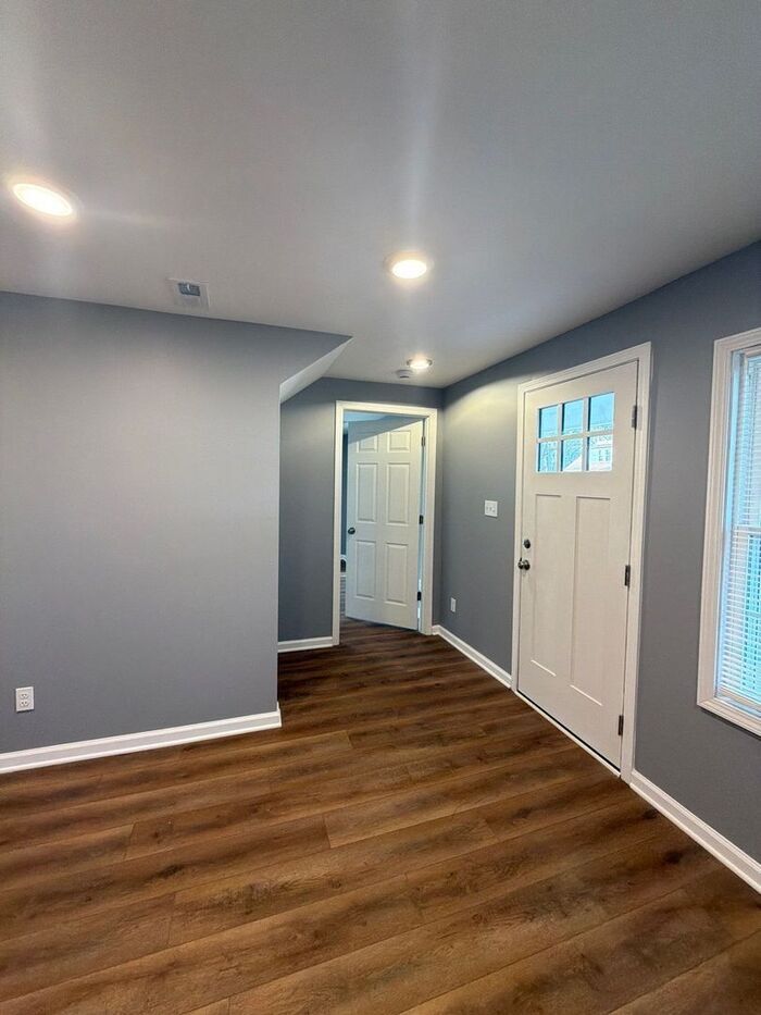 Building Photo - 1702 Bicknell Ave