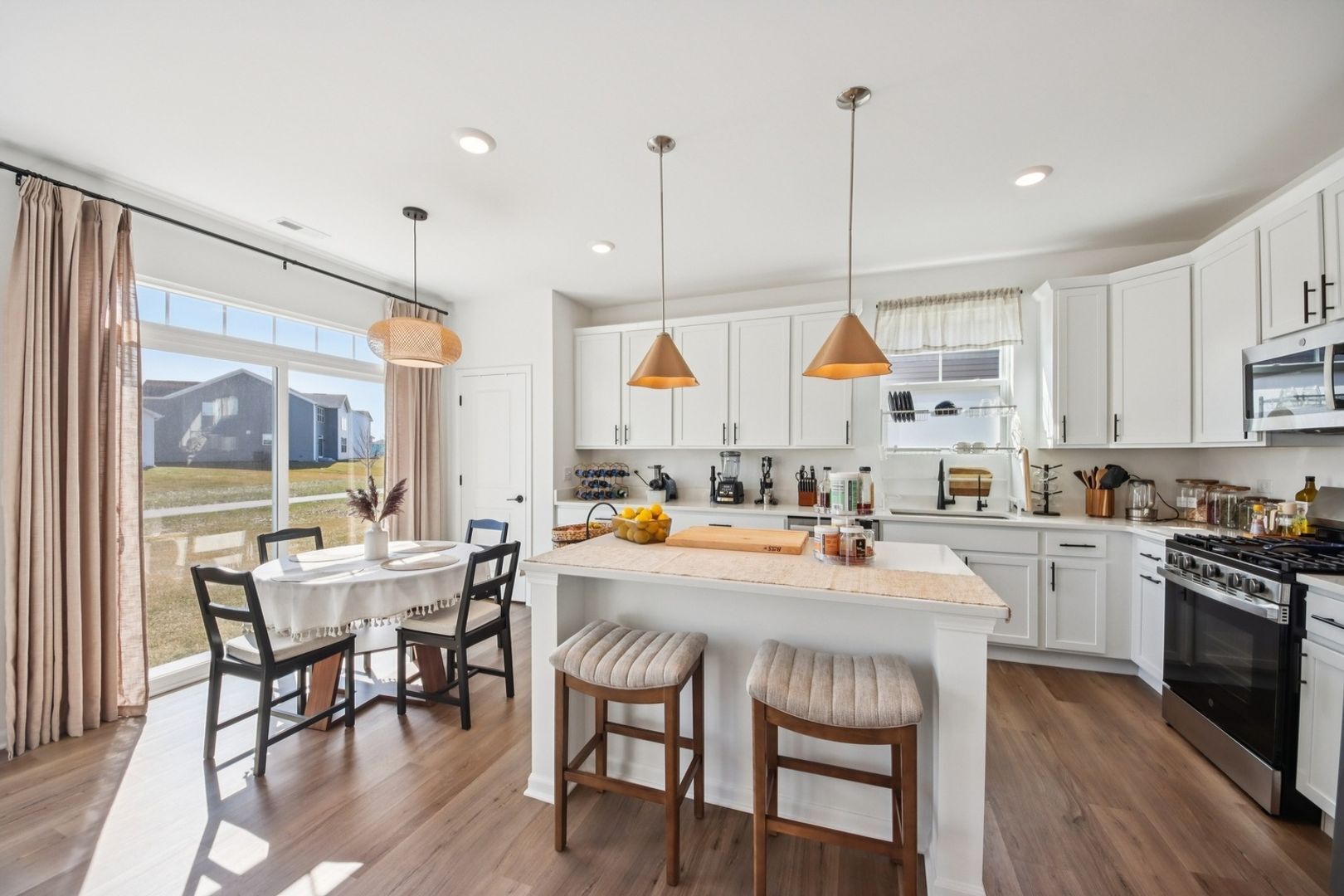 Building Photo - 714 Alberta Ave