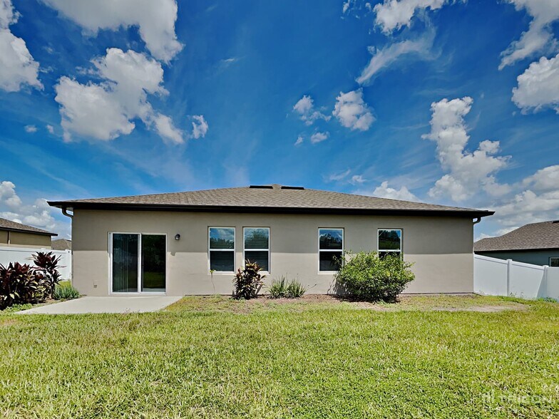 Building Photo - 16423 Blooming Cherry Dr