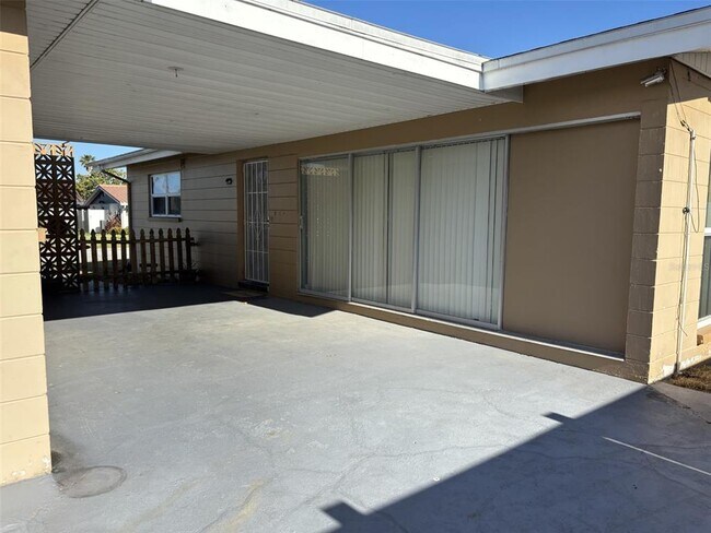 Building Photo - 4940 Shell Stream Blvd