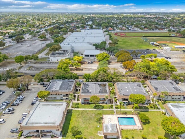 Building Photo - 7051 SW 129th Ave