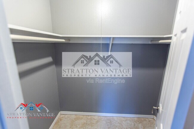 Building Photo - 1828 W Tuckey Ln