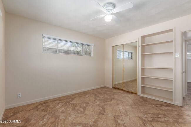 Building Photo - 9415 N 16th St
