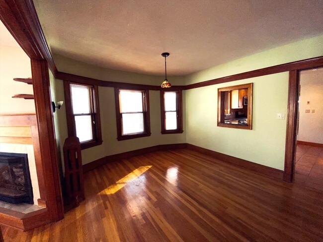 Building Photo - 4-4 Sunset Hill Rd