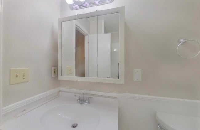 Building Photo - Special Home In Cedar Brook Dr SE!!!