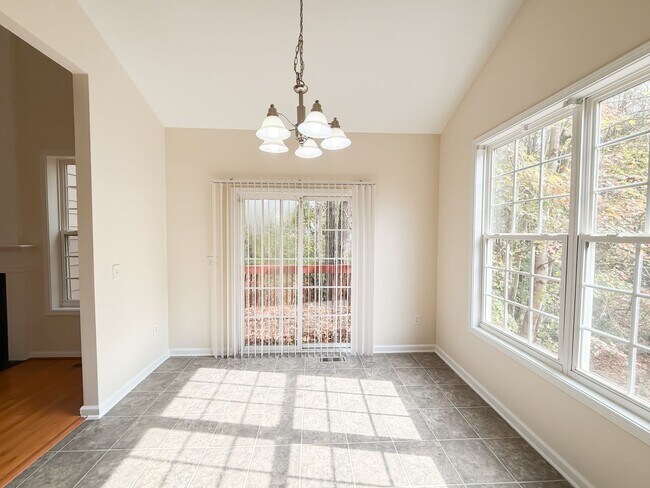 Building Photo - Classic 3 Bedroom Home In Knightdale!