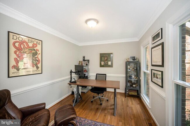 Building Photo - 2 English Hills Dr