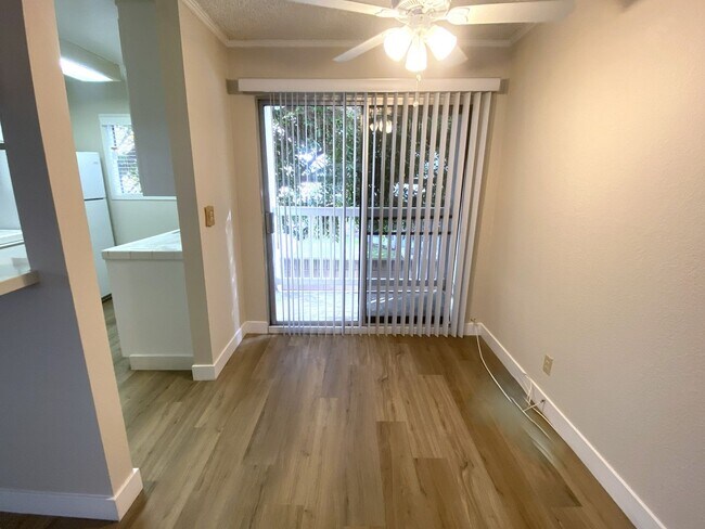 Building Photo - 2 Weeks Free Rent! 2 Bedroom Hermosa Beach Condo - Close to Everything!
