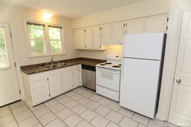 Building Photo - 6114 Deerwood Pl