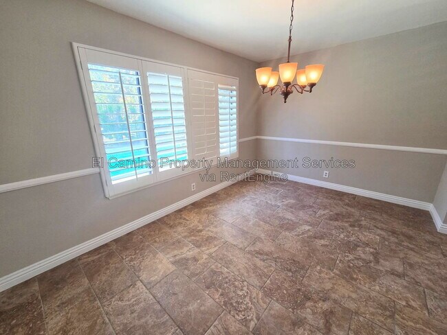 Building Photo - 2702 Belmont Ct