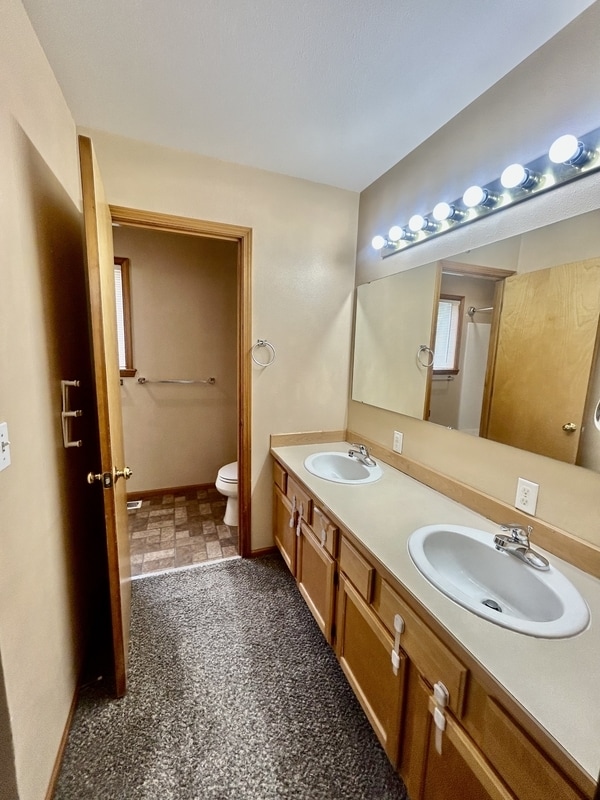 Building Photo - 804 E Maberry Dr