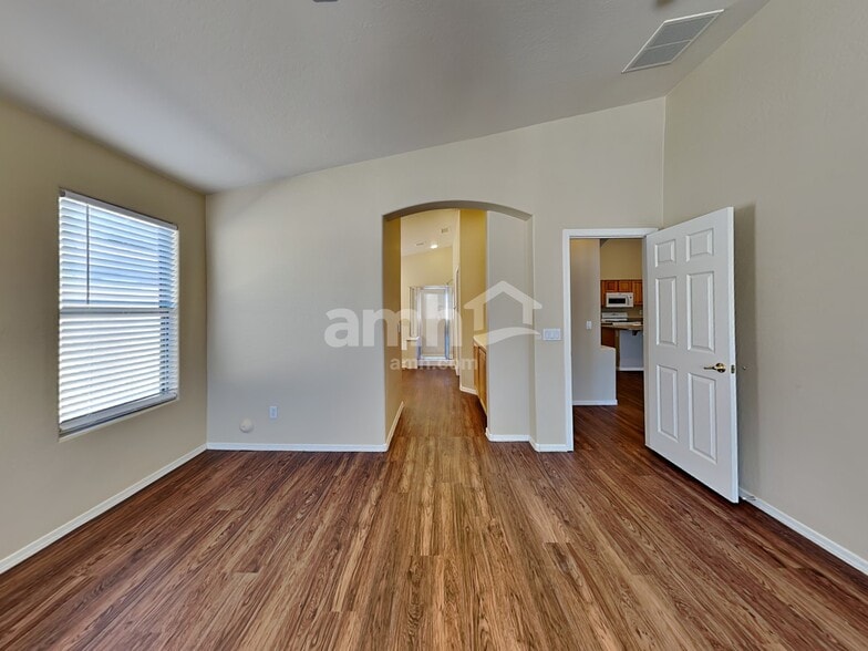 Building Photo - 8514 W Mohave St