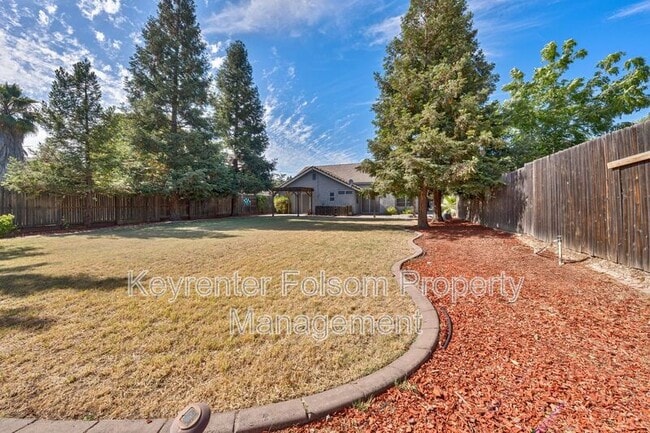 Building Photo - 617 Vernon Oaks Dr