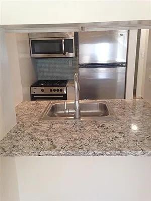 Building Photo - 350 W 50th St